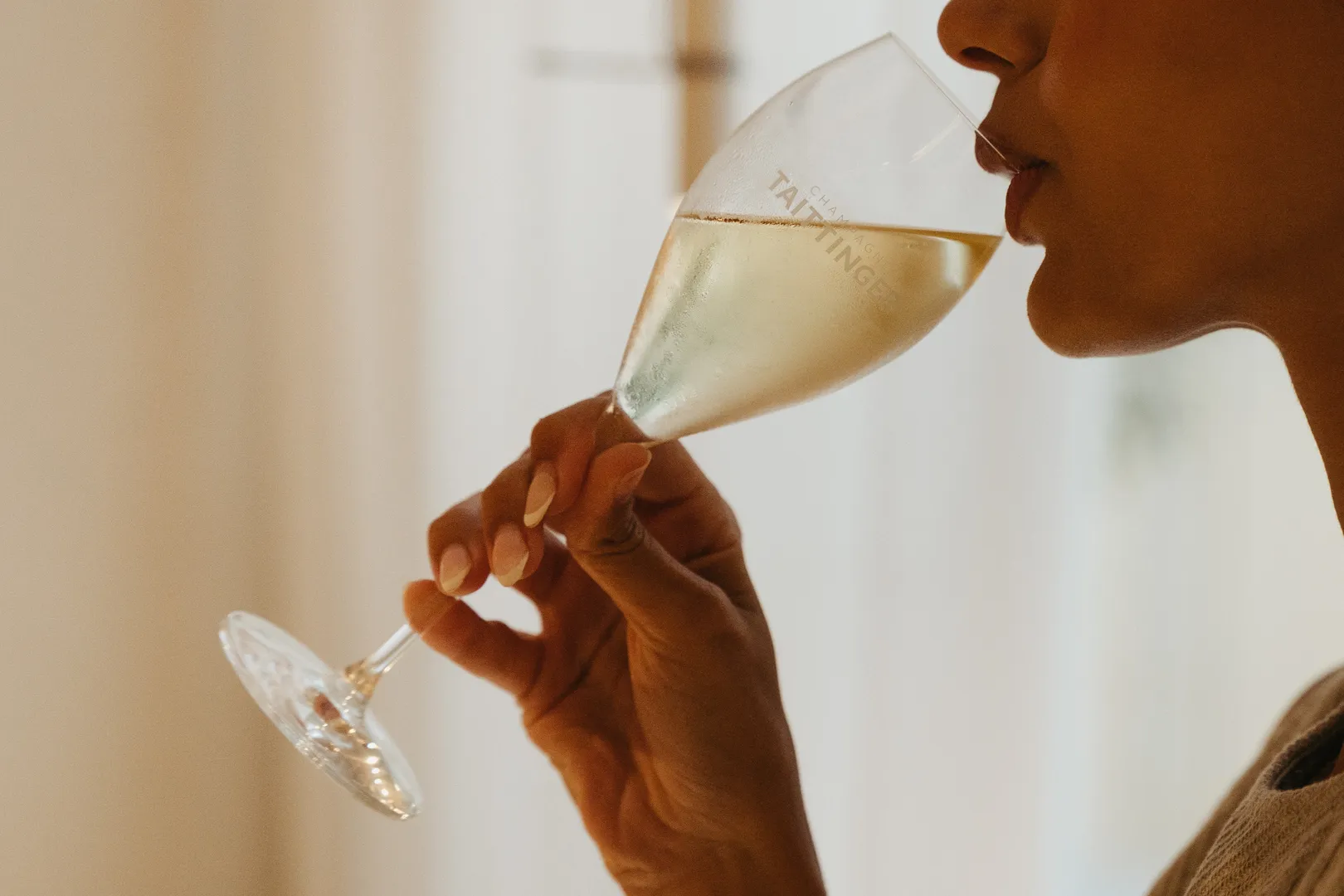 Restaurante con carta de vinos visual en Valencia
